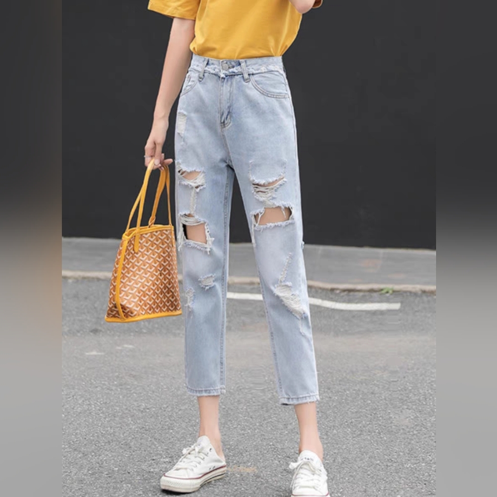 Revamped women's boyfriend jeans size 27